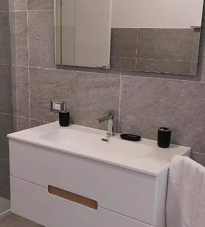 Summer Time Apartment *